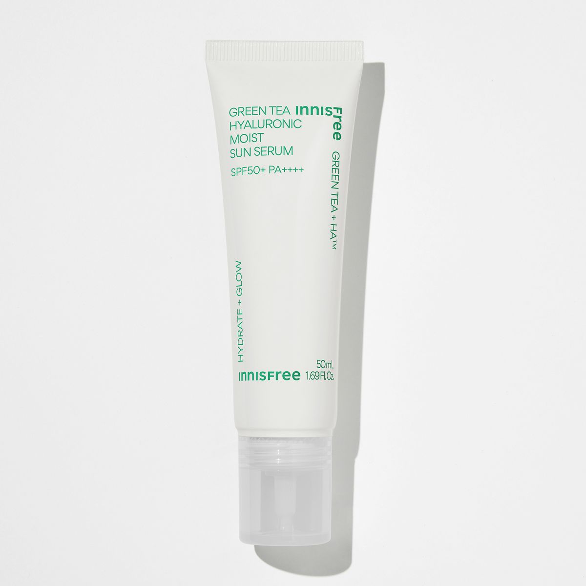 이니스프리 그린티 히알루론산 수분 선세럼 SPF50+ PA++++ - 수분 에센스 성분 83%인 가볍게 발리고 민감성, 여드름 피부에도 쓸 수 있는 세럼 제형. 녹차 추출물과 캡슐화 히알루론산 함유. 50mL 2만8천원.