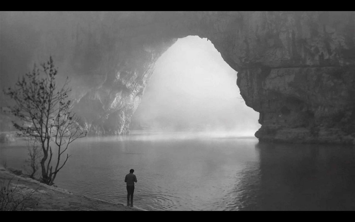 라파엘 달라포르타(Raphaël Dallaporta), <트러블 Trouble>, 단채널 영상, 흑백, 무음, 3분 30초, Single-channel video, black and white, silent, 3min 30sec 2016 ⓒ Raphaël Dallaporta (제공: 성곡미술관)