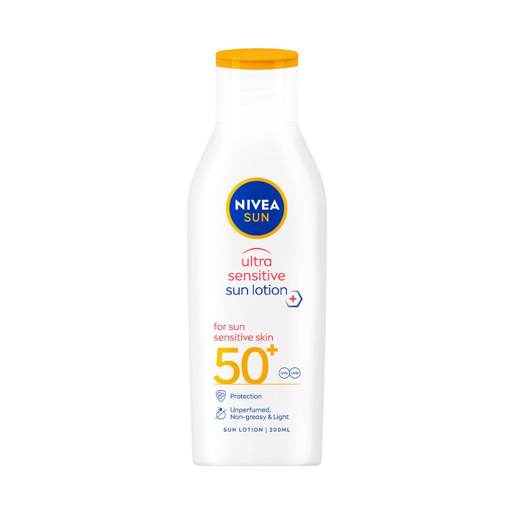 니베아 선 울트라 센서티브 선 로션 SPF50+ PA++++: 사용 즉시 밀착돼 효과를 발휘하는 햇빛 민감 피부용, 무향료, 무색소에 감초와 알로에베라가 피부를 진정시킨다. 유기 필터 200mL 2만3천원. 