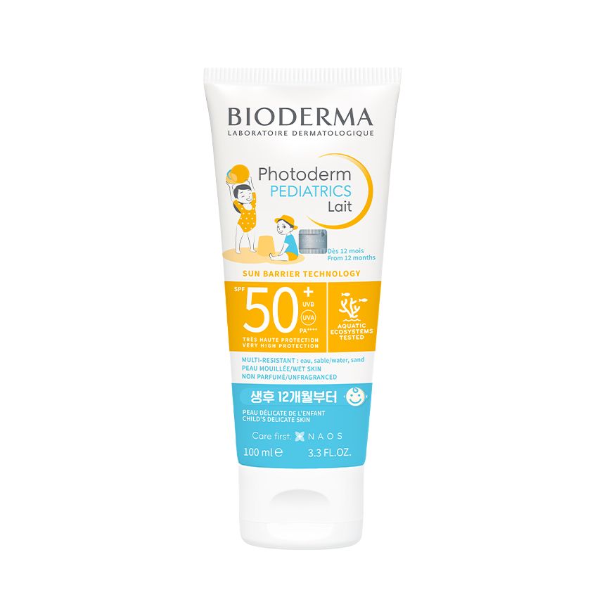 바이오더마 포토덤 페디아트릭스 레 SPF50+ PA++++: 생후 12개월부터 쓸 수 있는 순한 성분이면서 물, 땀, 모래, 활동에 쉽게 안 지워지는 지속 내수성. 살구씨 오일이 피부 장벽도 보호한다. 100mL 3만6천원.