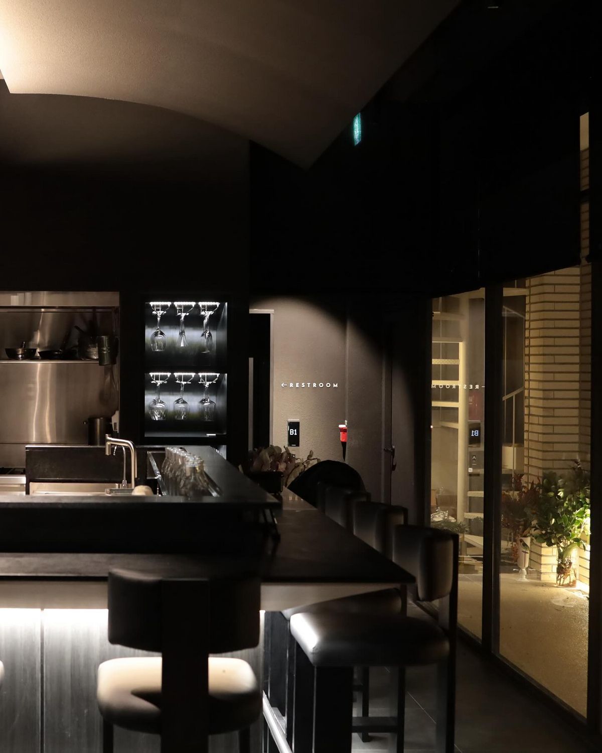 @vinology.winebar
