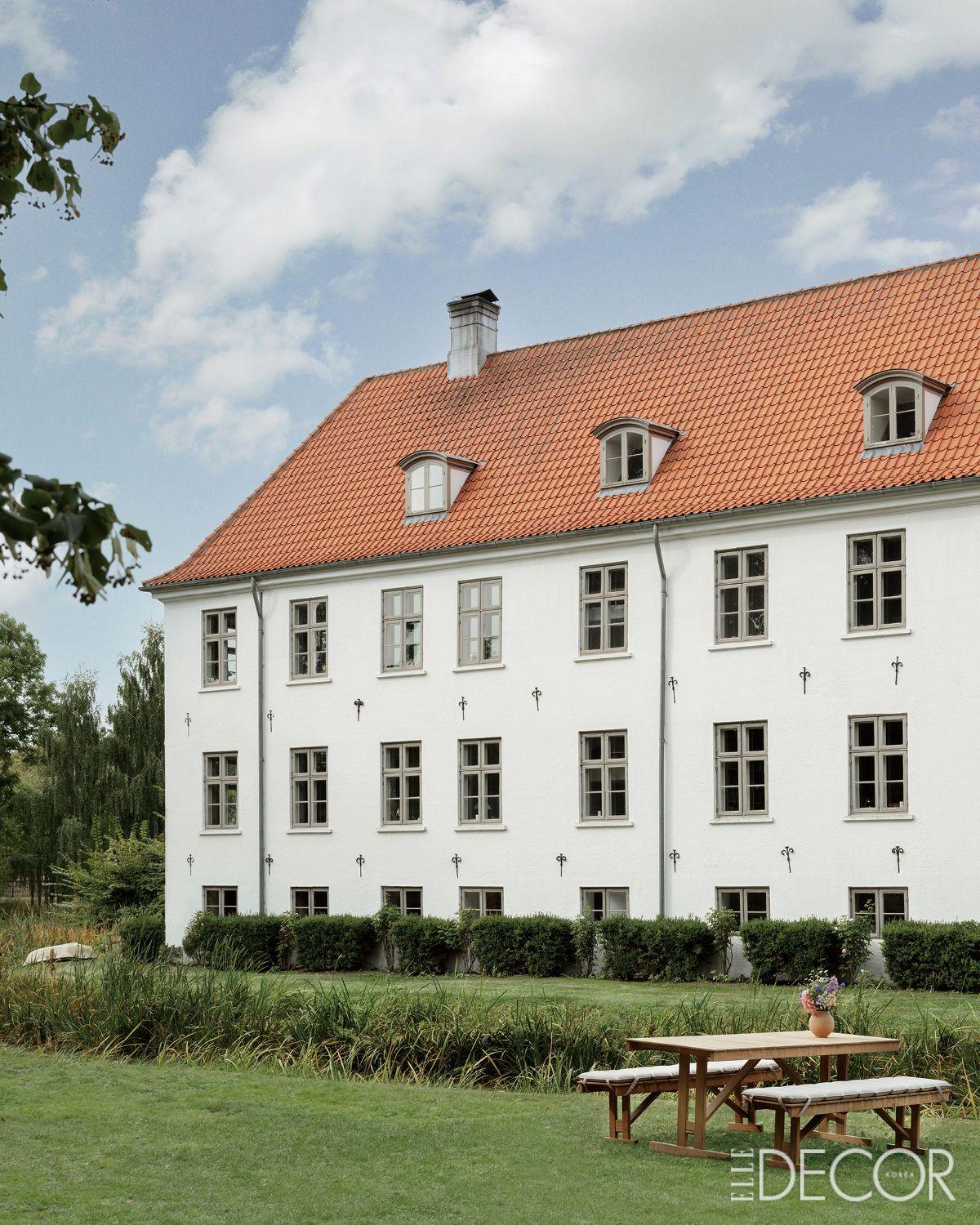 칼 한센 앤 선의 역사가 시작된 푸넨 섬에 현 CEO인 크누드 에릭 한센의 저택이 있다.