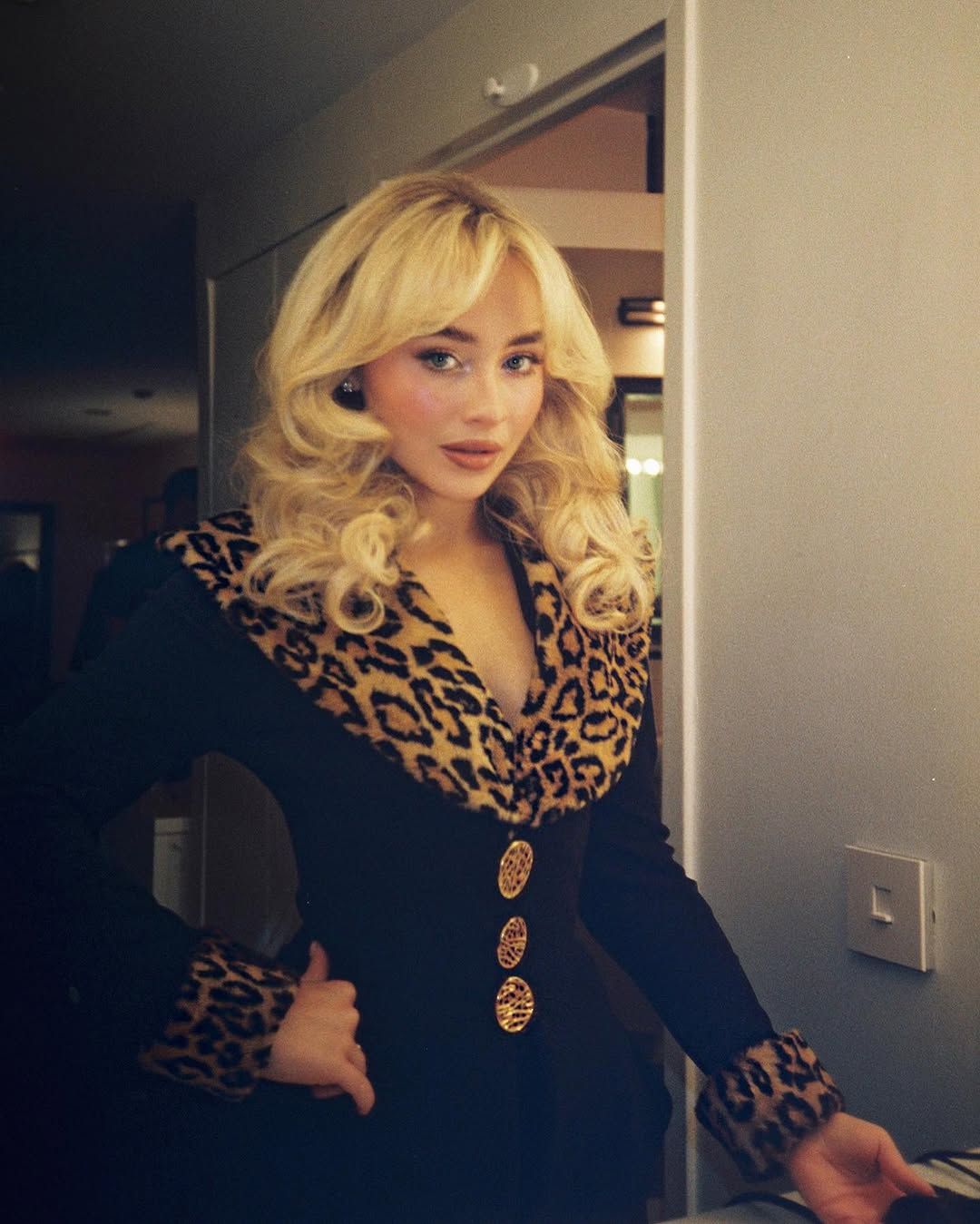 @sabrinacarpenter
