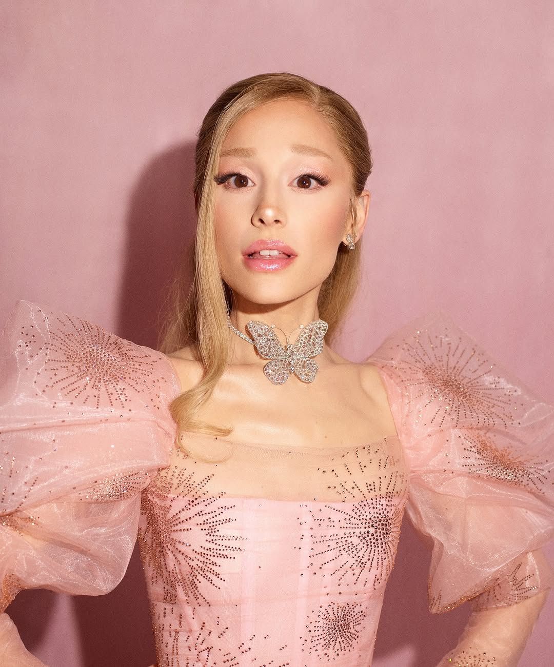 @arianagrande