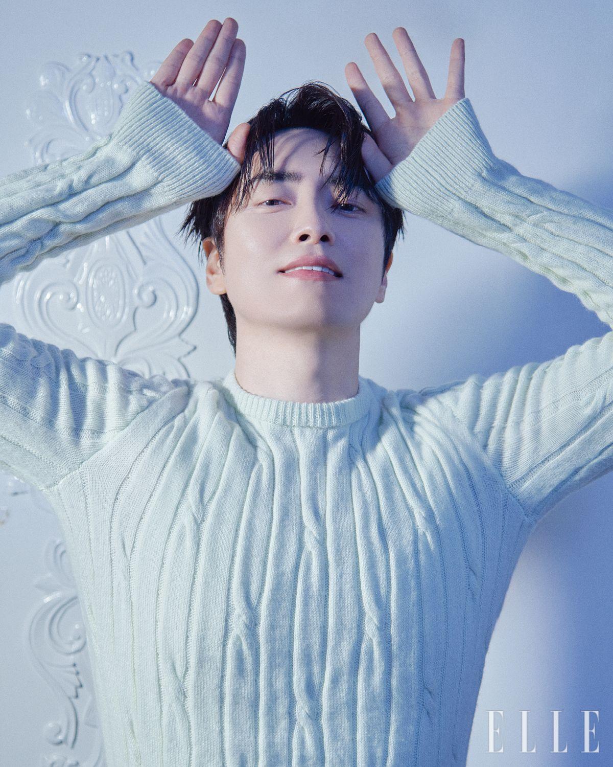 캐시미어 스웨터는 Loewe.