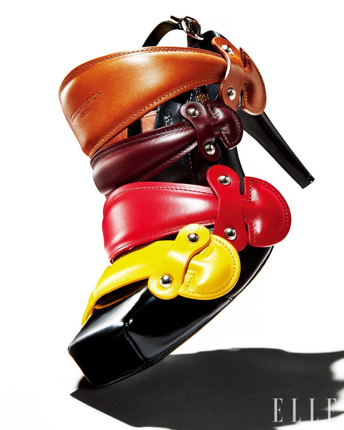 트렁크 핸들을 연상시키는 베를린 샌들은 가격 미정, Louis Vuitton.