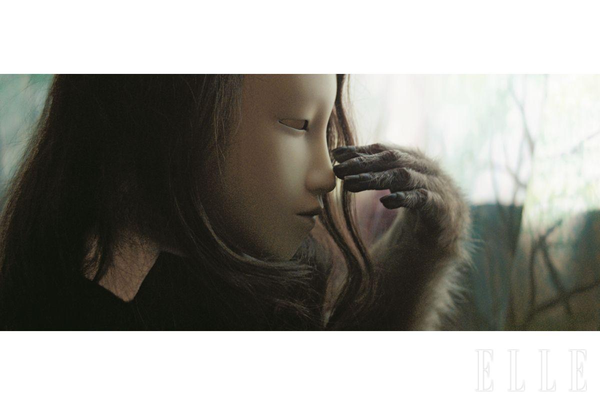 인간이라는 가면에 질문을 던지는 ‘휴먼 마스크’(2014). 영상, 컬러, 사운드, 19분, 스틸 이미지.