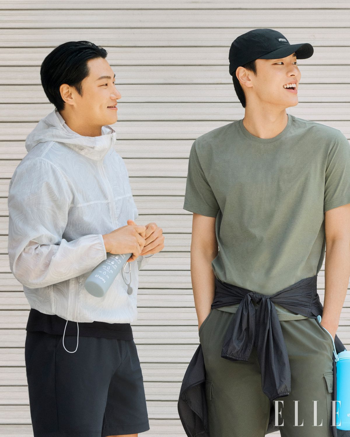  승규가 착용한 티셔츠와 쇼츠는 탑텐 밸런스, 패턴 윈드 브레이커는 탑텐, 현서가 착용한 티셔츠와 카고 팬츠, 나일론 캠프캡은 탑텐 밸런스, 허리에 두른 윈드 브레이커는 탑텐.