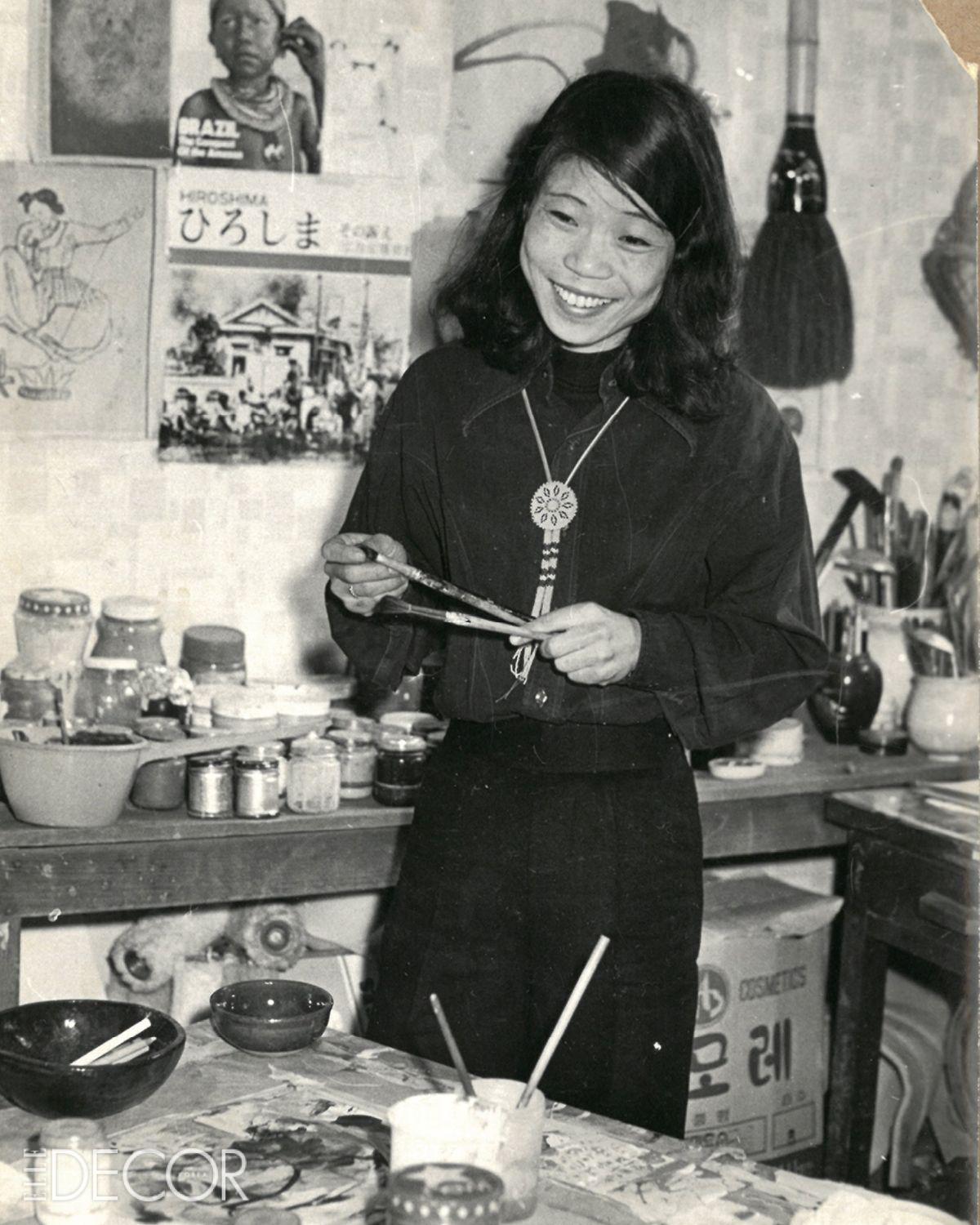 1973년 작업실에서 최욱경. 