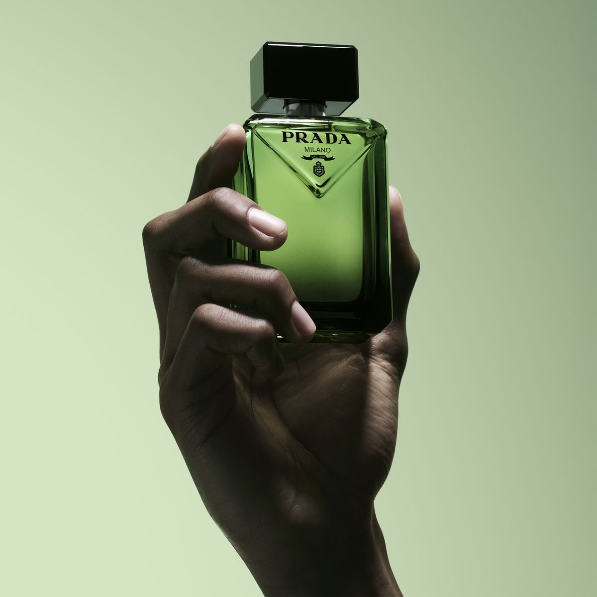 프라다 패러다임 오 드 퍼퓸, 100ml 21만7천원대, Prada Beauty.