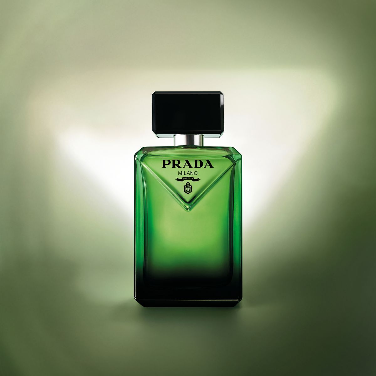 프라다 패러다임 오 드 퍼퓸, 100ml 21만7천원대, Prada Beauty.