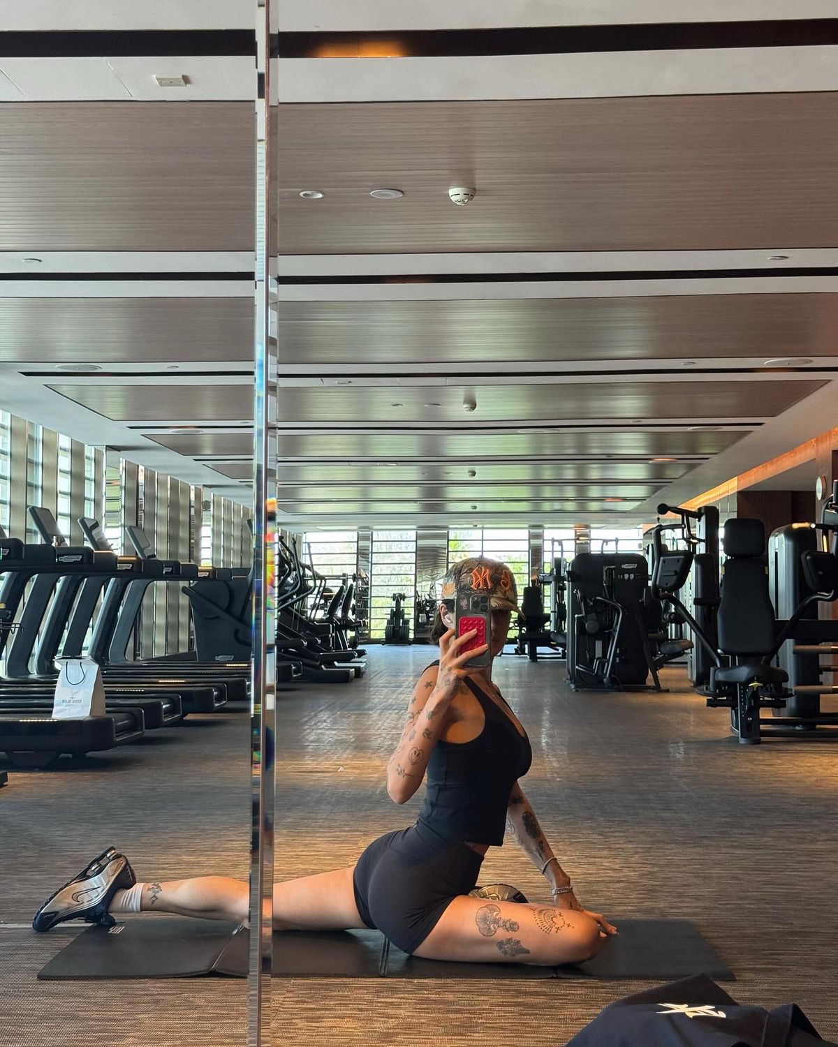 @peggygou_