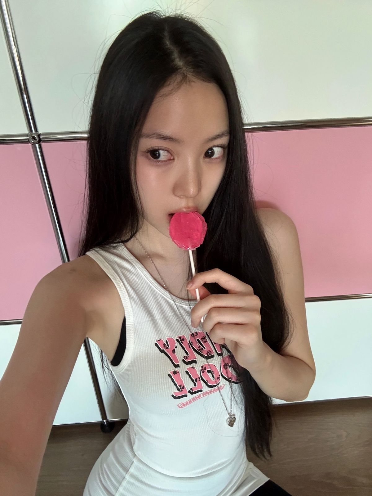 @meovv
