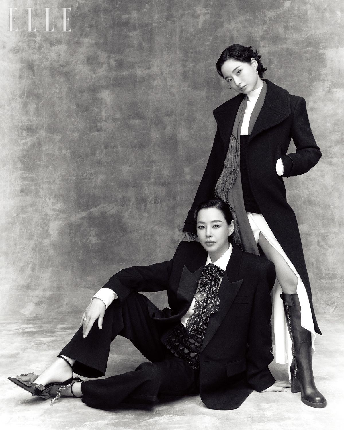 이하늬가 입은 재킷은 Saint Laurent. 셔츠와 커프스링크는 모두 스타일리스트 소장품. 스카프는 Lauren Ralph Lauren. 팬츠는 Recto. 슈즈는 Christian Louboutin. 링은 Chaumet. 방효린이 입은 코트와 스커트, 블라우스, 니트 톱, 스카프, 슈즈는 모두 Tod’s. 이어링은 mi0.