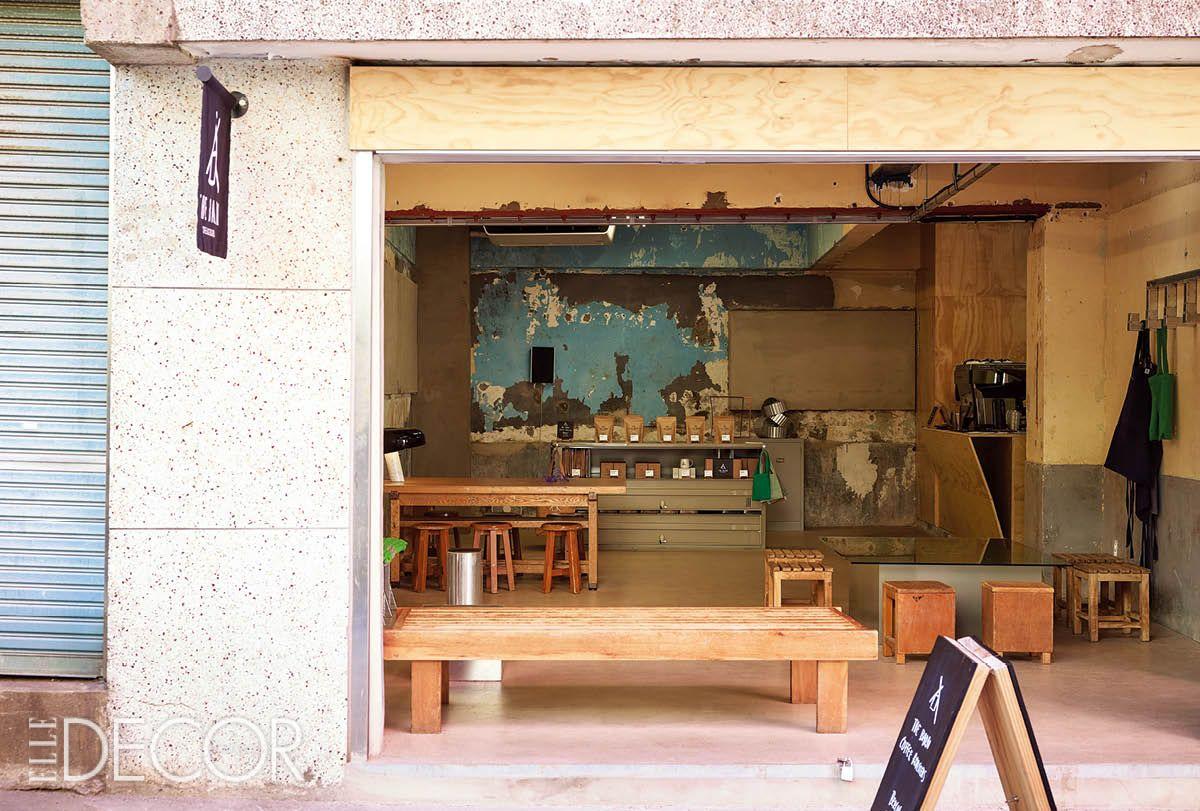 4개 층으로 이뤄진 이 건물이 한때는 일대의 스카이라인을 새로 쓴 최고층이었다.