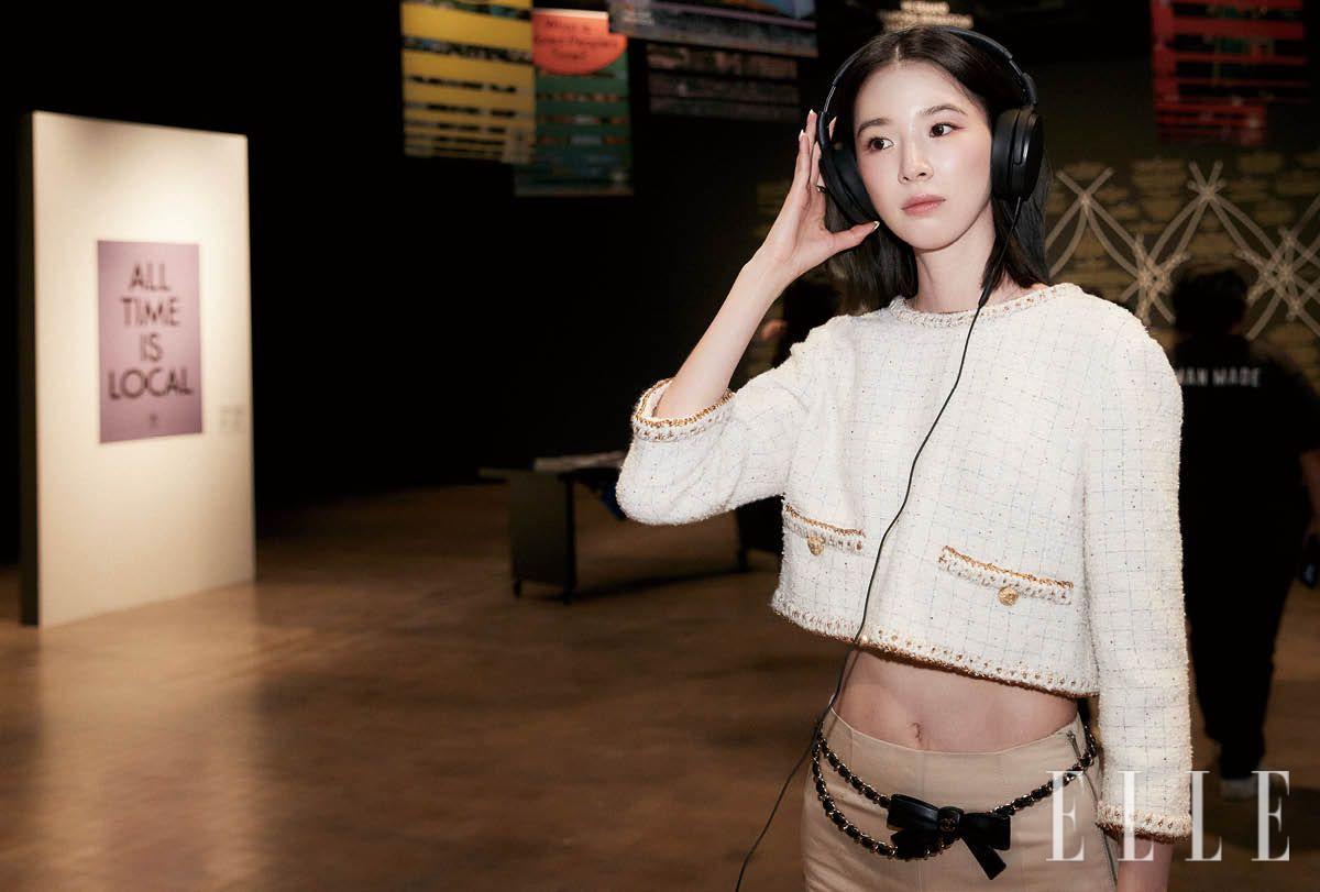 오프닝 행사에는 문화예술계 주요 인사를 비롯해, 모델 아이린과 배우 이청아, 박서준도 참석했다.