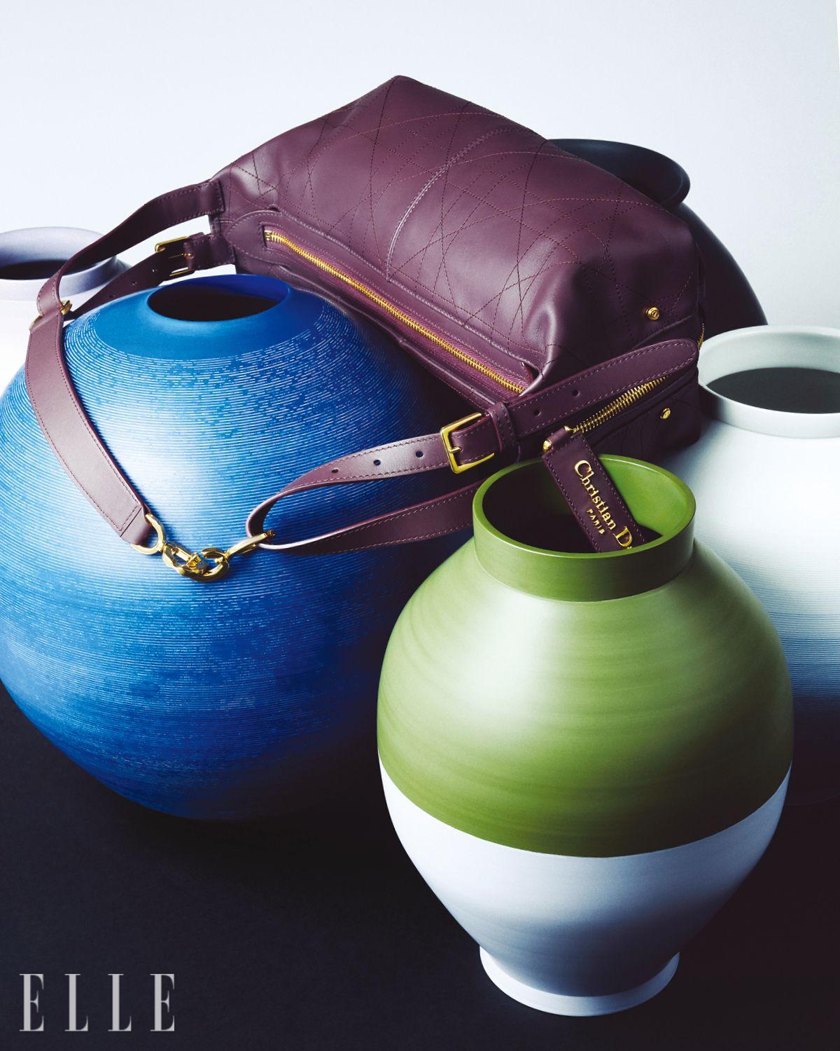 왼쪽부터 박정홍 ‘반-반 [R1Bl0.43-R0.7Bl0.3]’ ‘Blue Moon’, ‘반-반 [Or5Gr5-R0.2Bl0.2]’ ‘반-반 GRD [Bl0.02-Bl10.24]’.