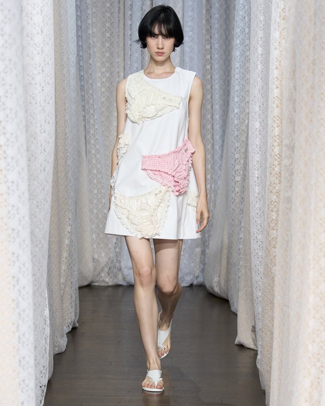 샌디 리앙 2026 S/S 컬렉션