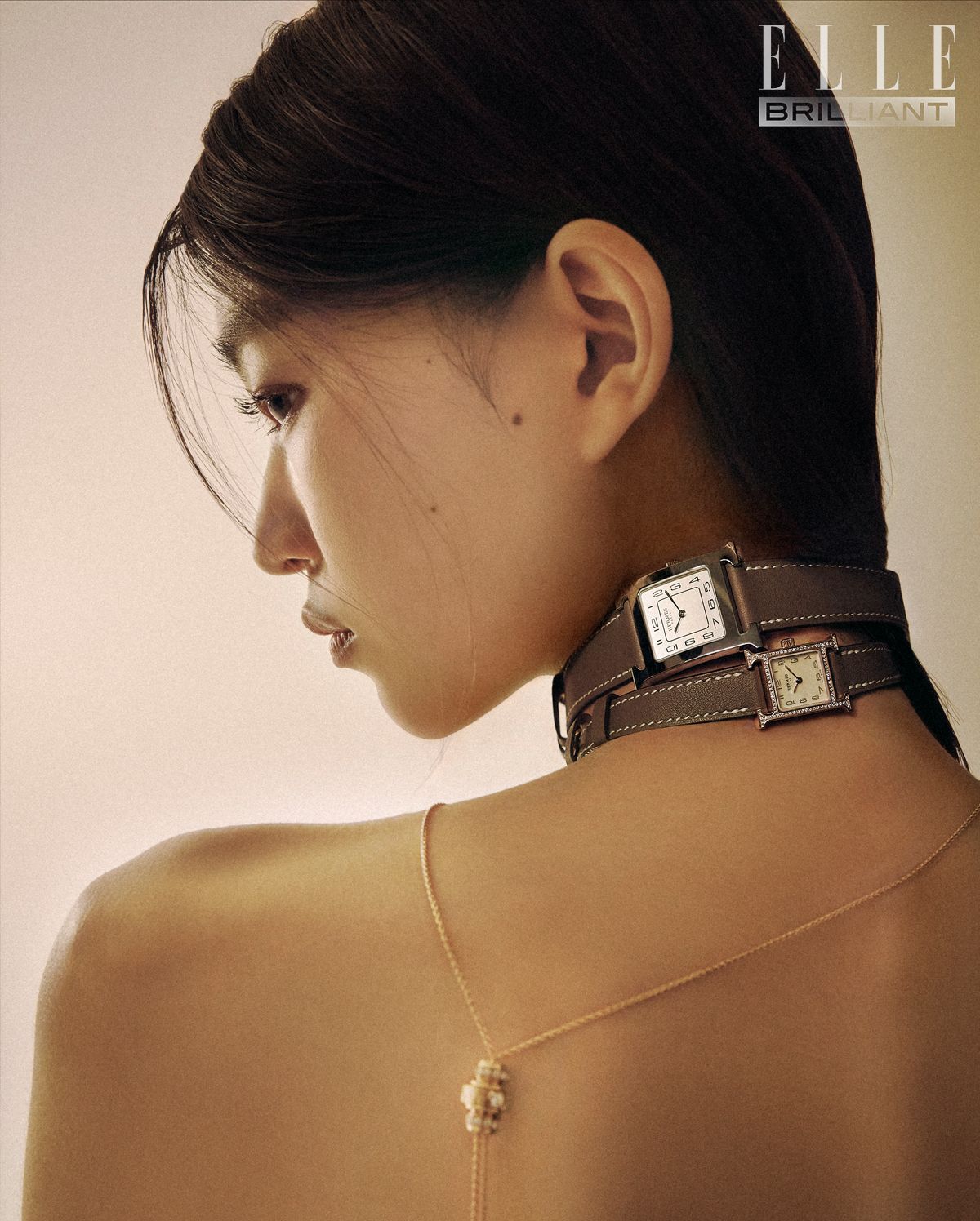 오팔린 실버 다이얼의 30mm ‘에이치 아워’ 워치, 로즈 골드 케이스에 다이아몬드를 세팅한 21mm ‘에이치 아워’ 워치는 모두 가격 미정 HERMÈS WATCH. 로즈 골드에 브릴리언트 컷 다이아몬드를 세팅한 ‘포제션 펜던트’ 네크리스는 가격 미정 PIAGET.