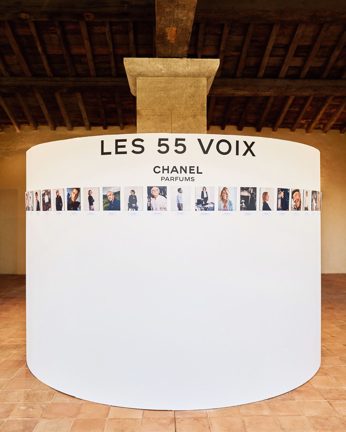 샤넬 향수의 탄생에 존재 가치를 더하는 55인의 초상. 