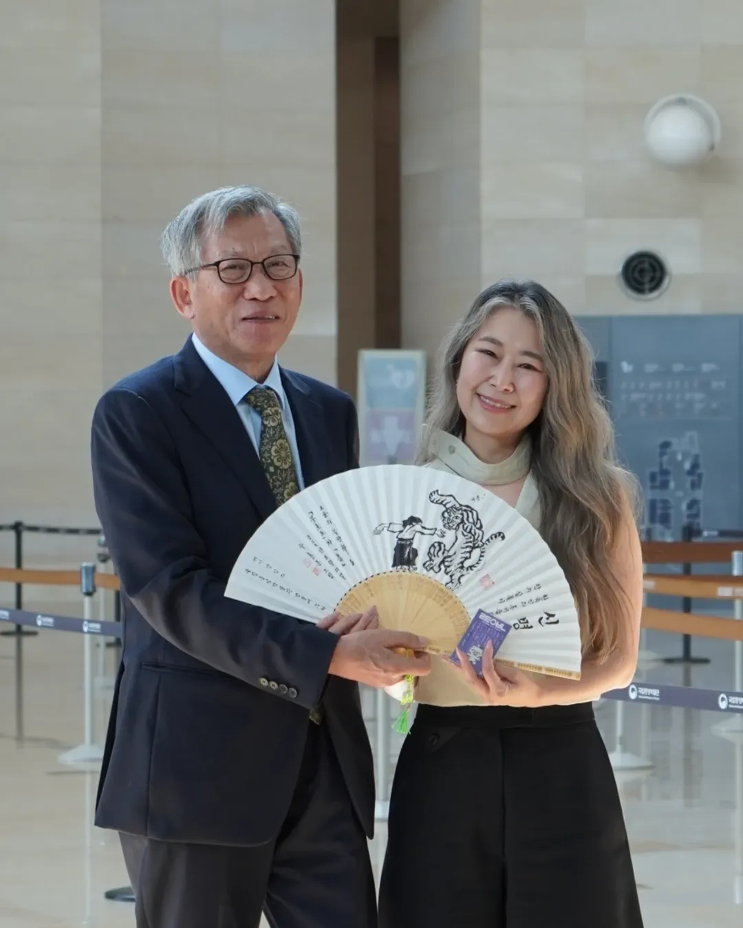 유홍준 국립박물관장과 <케이팝 데몬 헌터스>의 매기강 감독