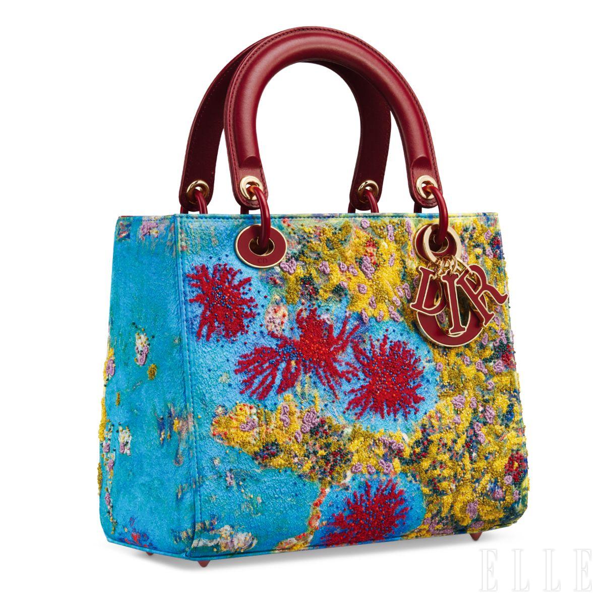 프랑스 화가 이네스 롱제비알이 작업한 레이디 디올 백. 