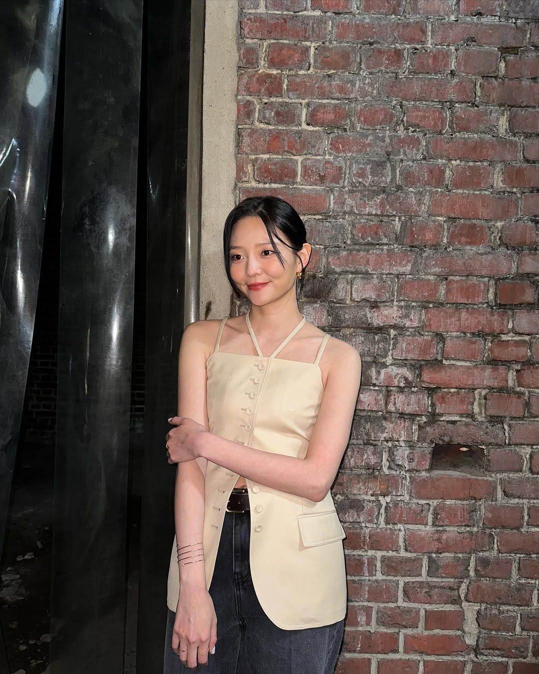 한나현 역의 이솜 