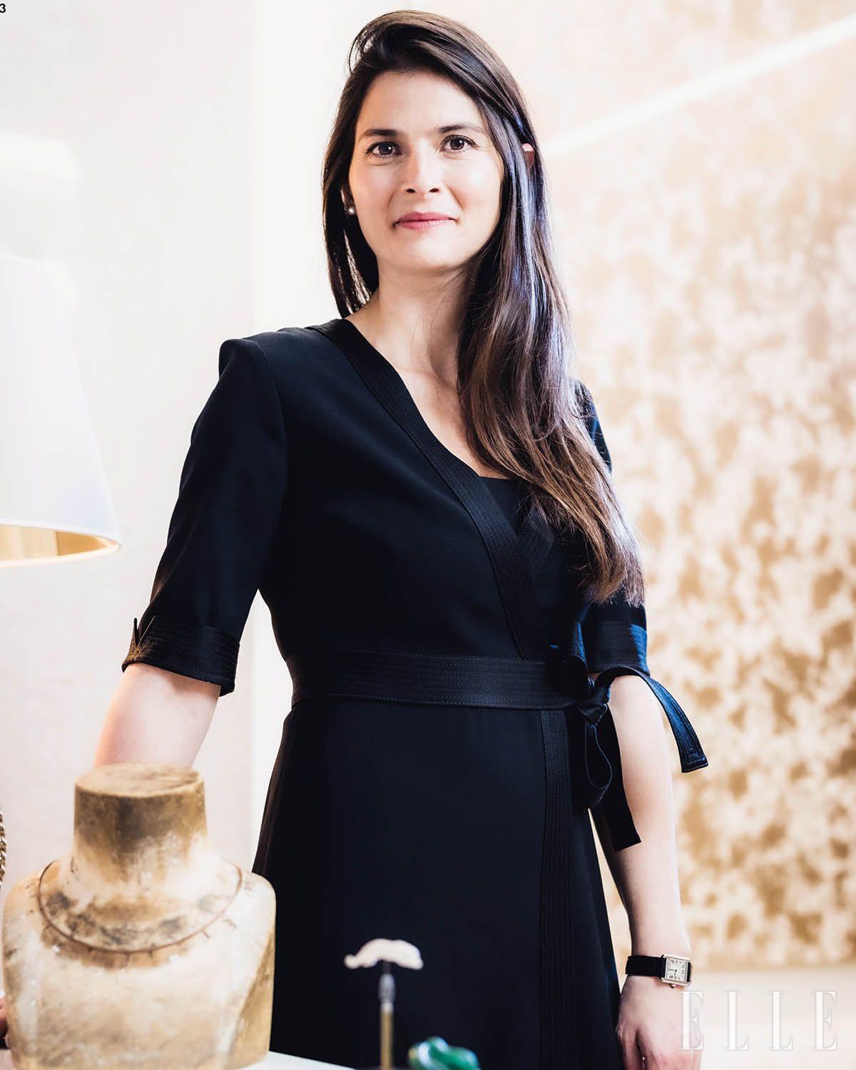 까르띠에 파리 아틀리에에서 제품개발부터 하이 워치메이킹 부문까지 관련 분야 전반을 관리하고 있는 알렉사 아빗볼. 