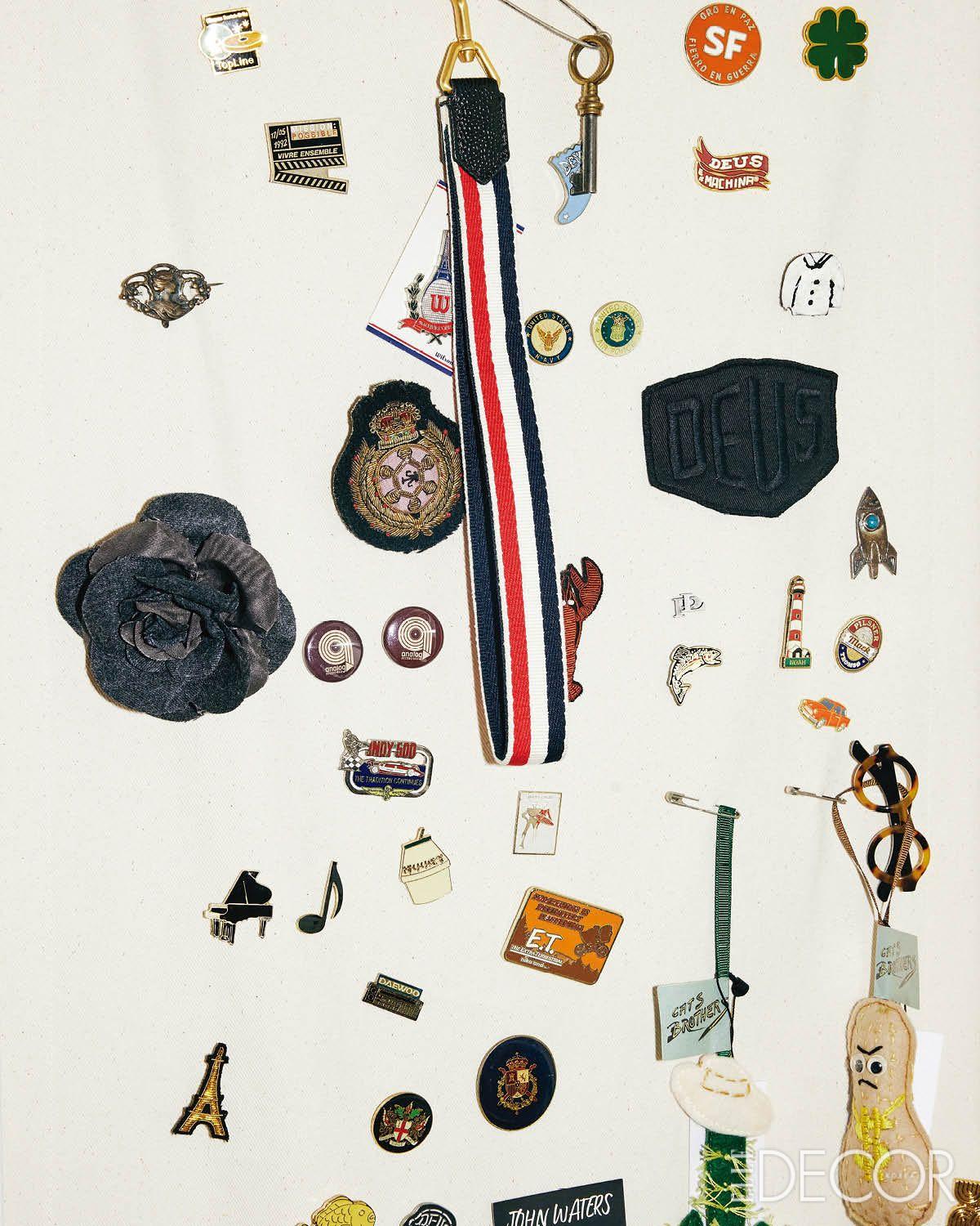 여행이나 출장 중 수집한 다양한 마그넷들.