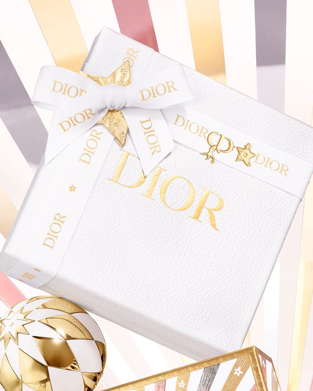 피에트로 루포의 손길로 탄생한 디올 뷰티의 홀리데이 아트 오브 기프팅.