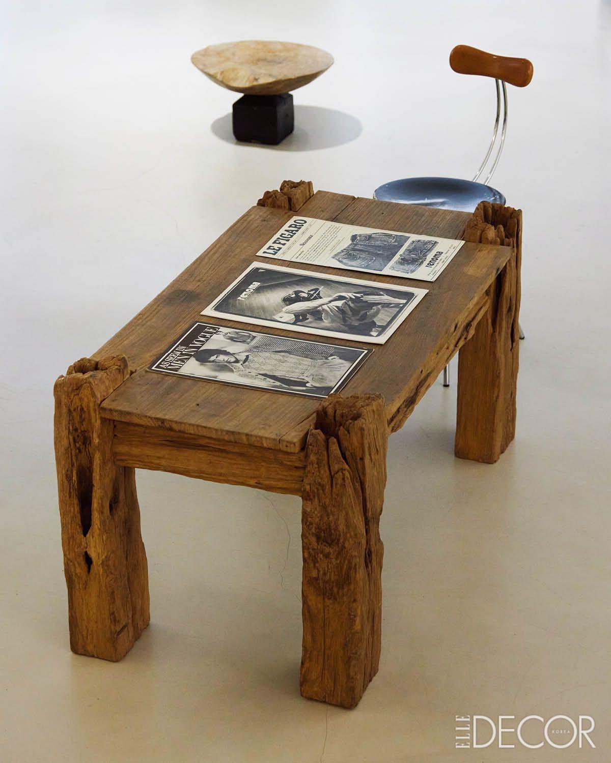 빈티지 가구 위에 놓여 더욱 감각적으로 다가오는 레노마 아카이브 피스들.