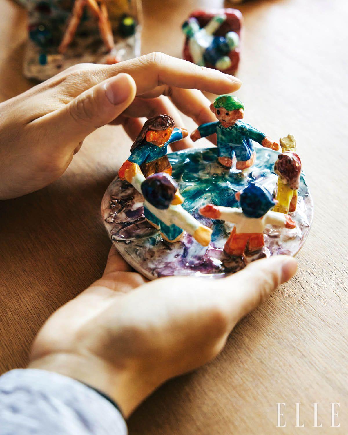 콰야 작가의 세라믹 조각