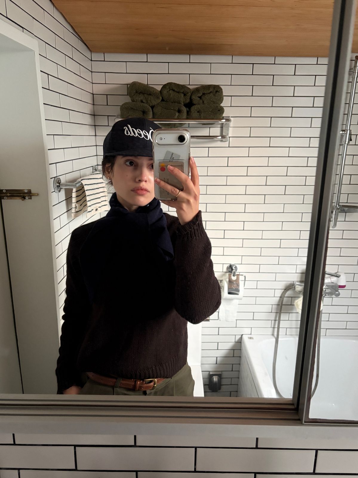 금속 공예 작가이자 라이프스타일 브랜드 미호미두의 디렉터 아미라.