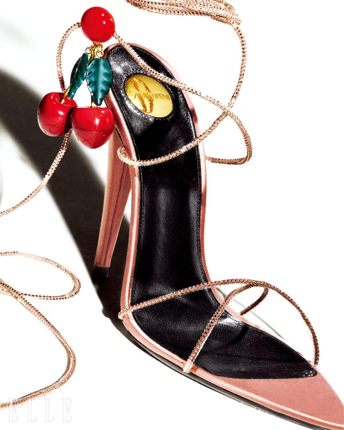 체리 모티프가 포인트인 샌들은 가격 미정, Saint Laurent by Anthony Vaccarello.