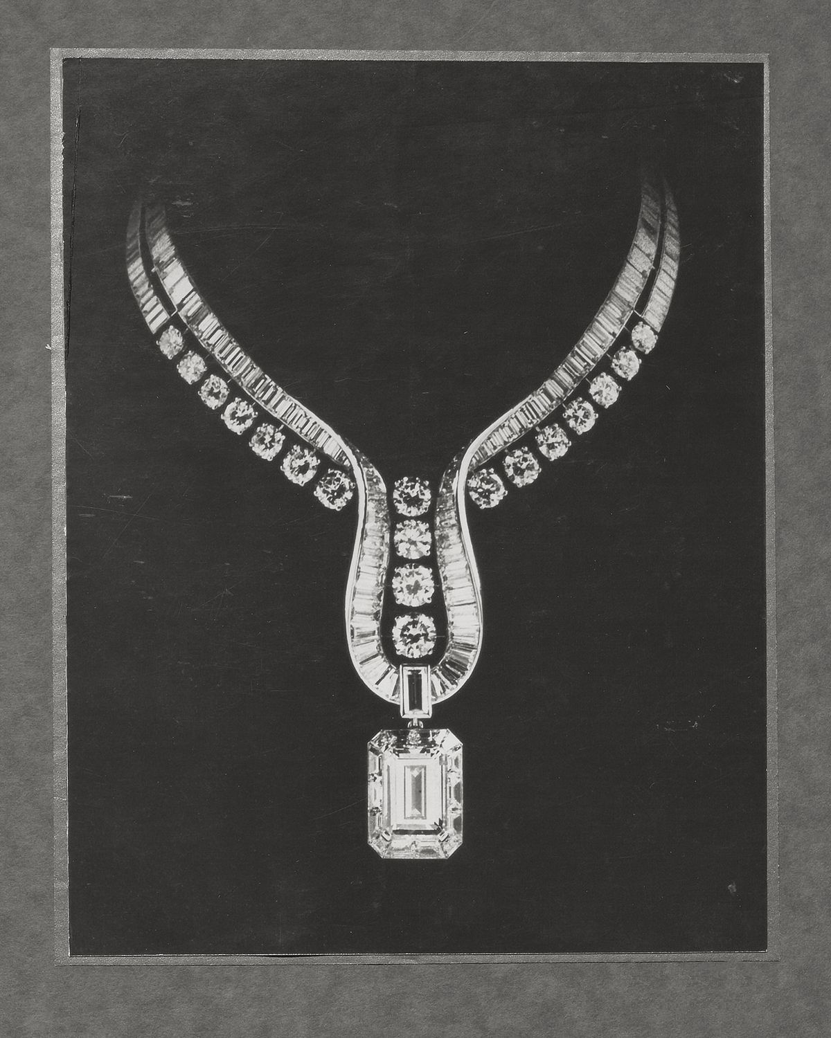 'THE ADDRESS' 네크리스의 영감이 된 1939년 다이아몬드 네크리스.