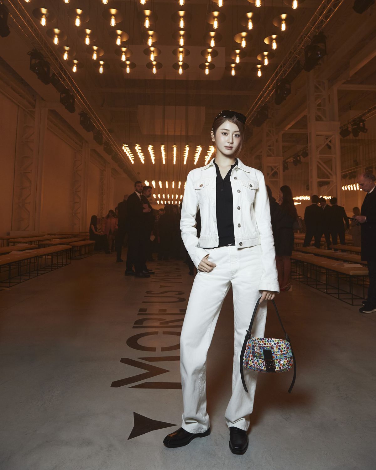 펜디 2026 F/W 컬렉션 쇼에 참석한 르세라핌 허윤진