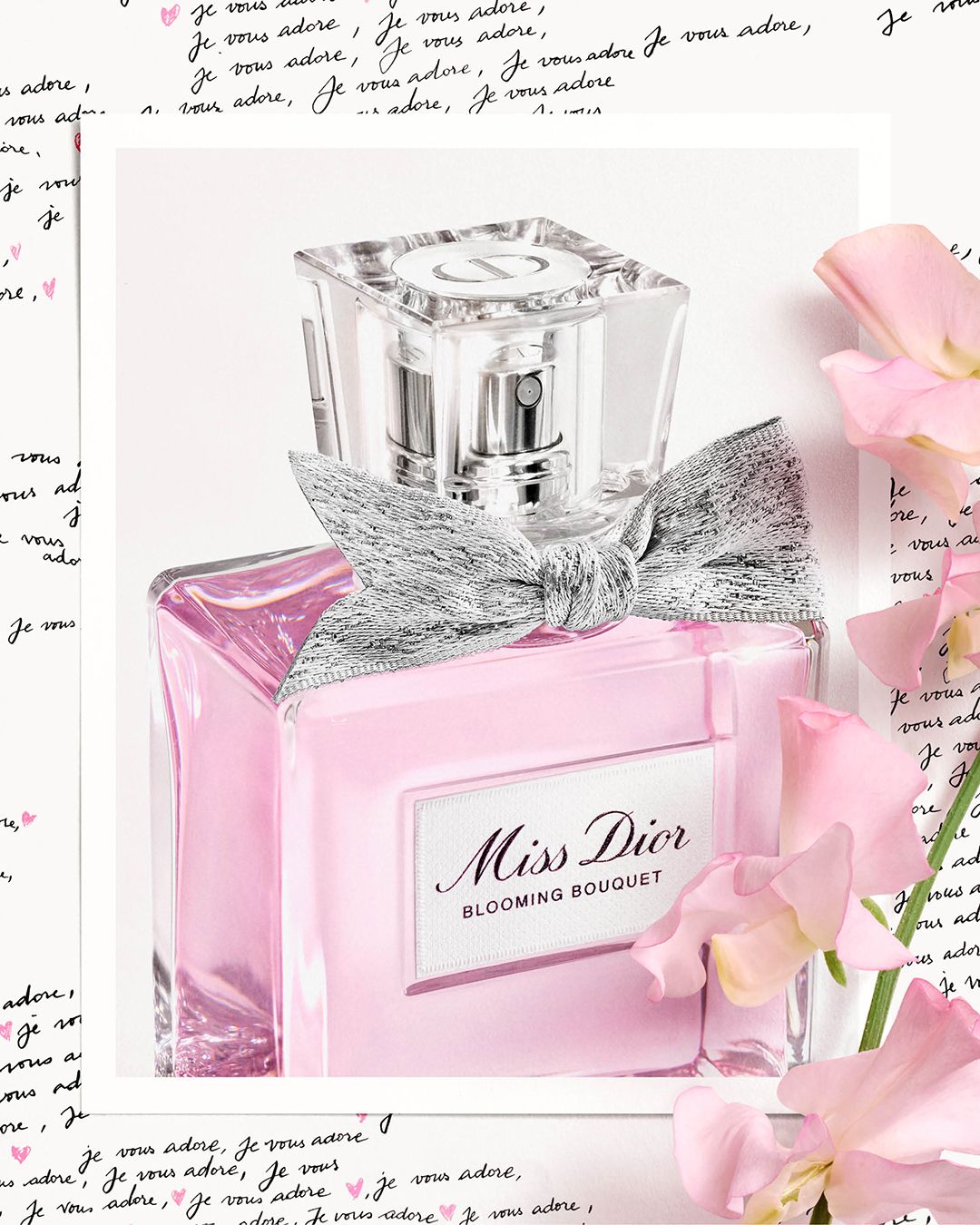 미스 디올 블루밍 부케 오 드 뚜왈렛.