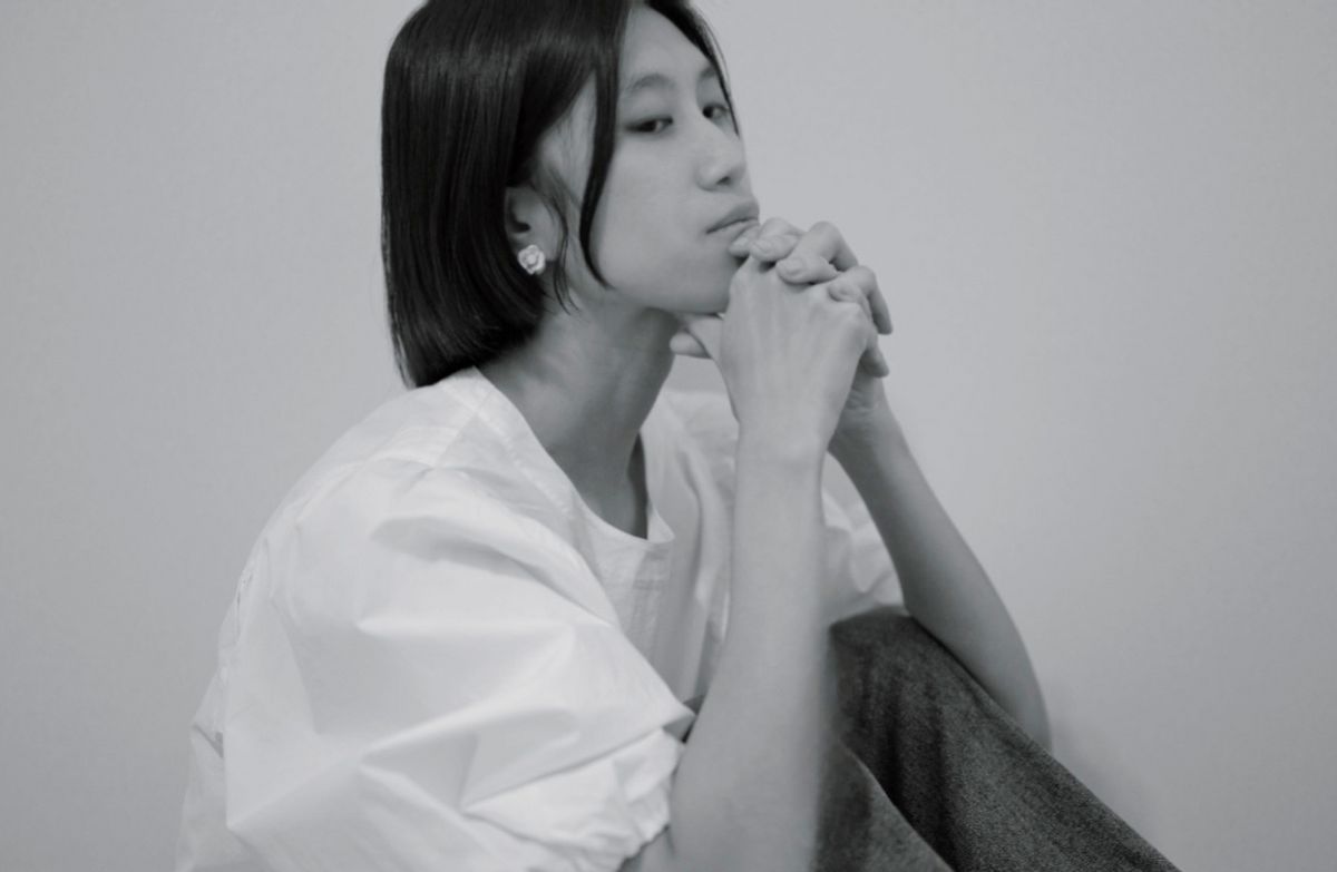 시인이자 작가 이제야. 지난 3월 5일 산문집 <낭만 사전>을 출간한 그는 4월 초 새로운 시집의 출간을 계획 중이다.