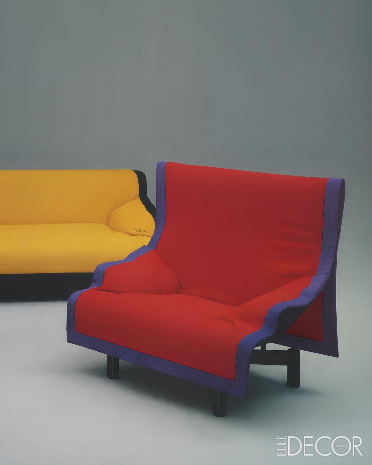 흘러내리는 양탄자 같은 형태에 말 담요에서 영감받은 컬러를 더한 ‘신드바드’. 손쉬운 커버 교체가 가능하며, 이국적이면서도 편안한 무드를 선사하는 소파다. 