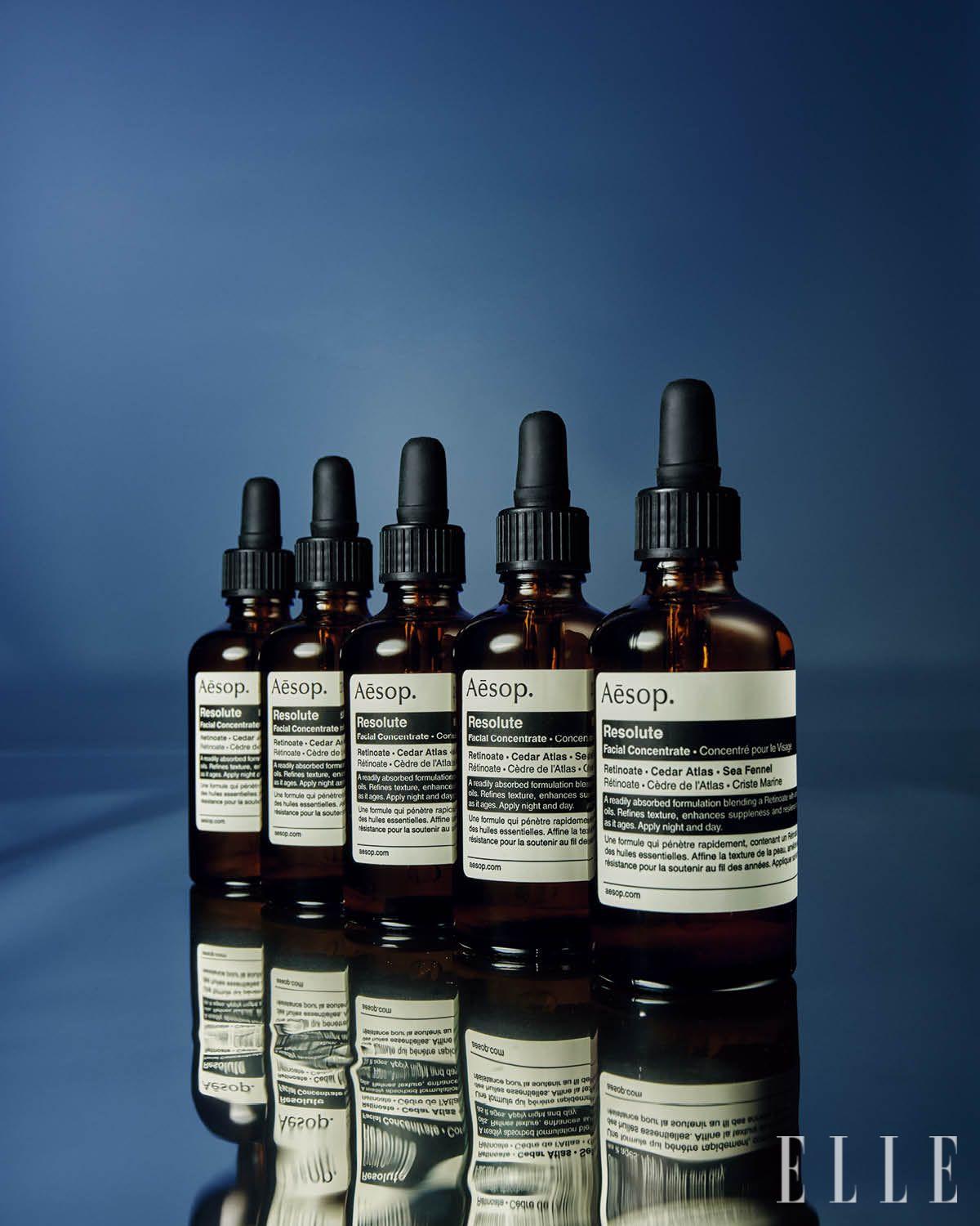 피부 자극을 최소화해 다양한 피부 타입도 안심하고 사용할 수 있다. 약해지기 쉬운 피부 장벽에 영양을 공급해 근시안적 피부 개선보다 장기적으로 축적되는 피부 변화를 이끌어내는 레졸루트 페이셜 컨센트레이트, 25ml 14만6천원, 60ml 24만원, Aēsop.