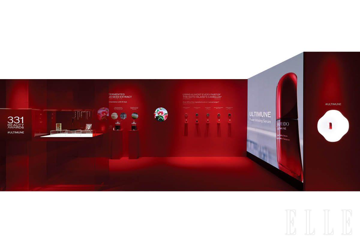 얼티뮨 세럼에 담긴 테크놀로지와 뷰티 어워즈 수상 이력 등이 함께 전시되어 있었다.