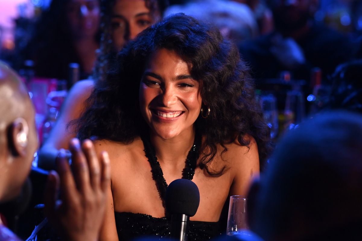 생글한 피부와 미소가 매력적인 싱어송라이터 올리비아 딘(Olivia Dean)