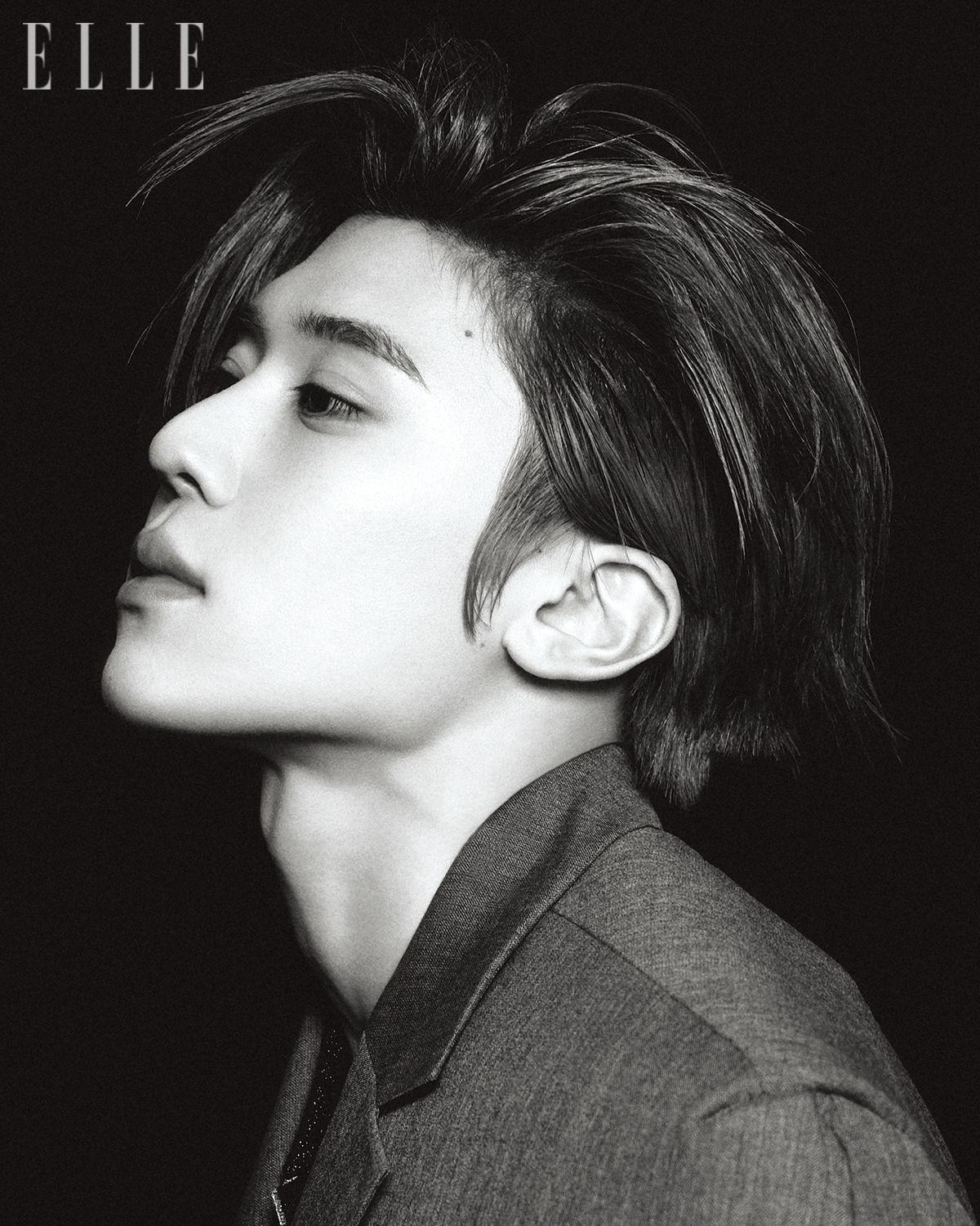 재킷은 Martine Rose. 