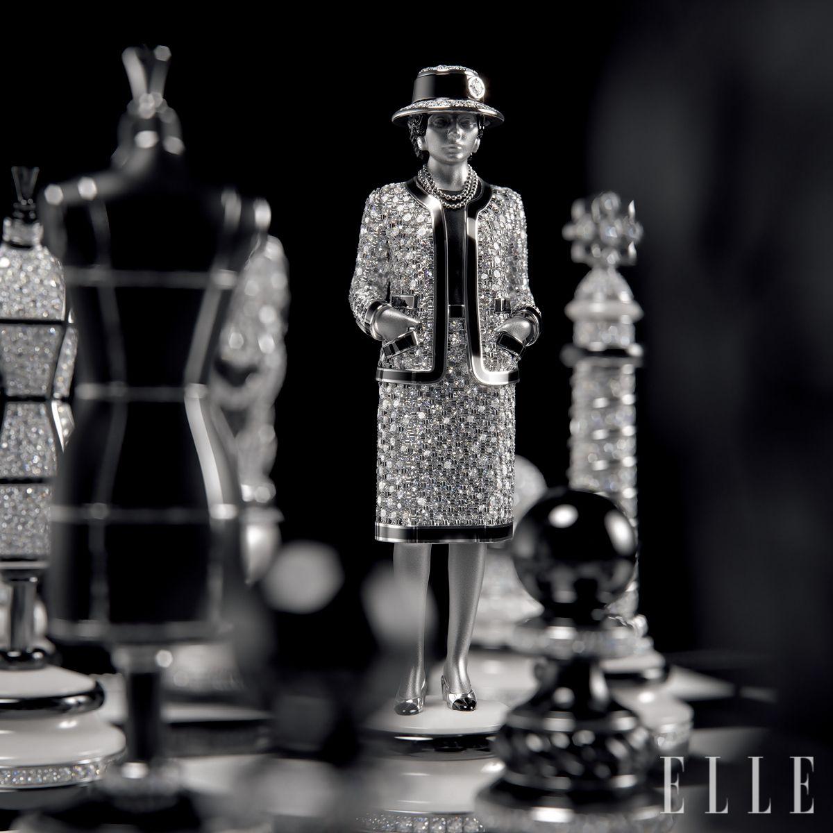 샤넬의 세계관을 담은 정교한 미니어처 체스 말을 조각해 유니크 피스 ‘체스 보드’를 선보였다. 