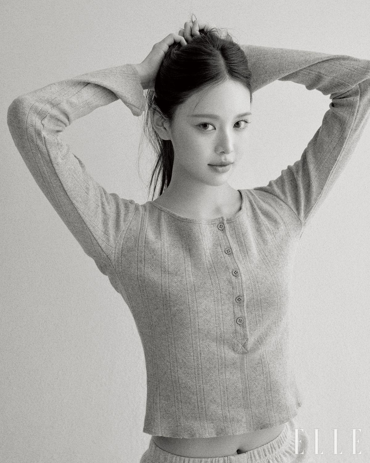 그레이 헨리넥 톱과 브리프는 Glowny. 