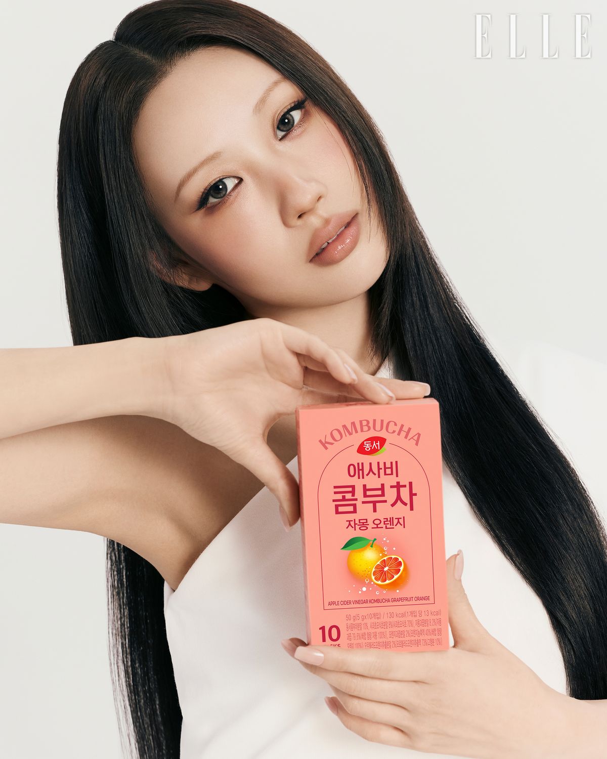 톡 쏘는 자몽과 상큼한 오렌지가 어우러져 균형 잡힌 풍미를 완성하는 동서 애사비 콤부차 자몽 오렌지, Dongsuh Aesabi Kombucha.