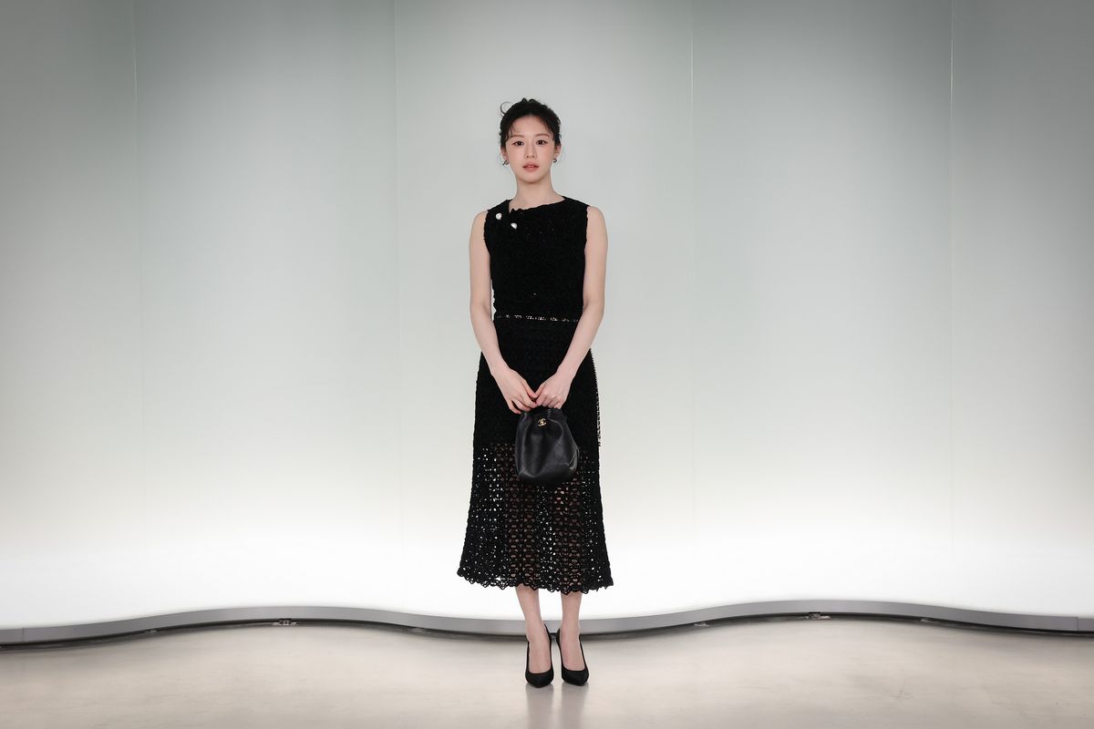 서울에서 진행된 샤넬 2026 공방 컬렉션 쇼에 참석한 고윤정