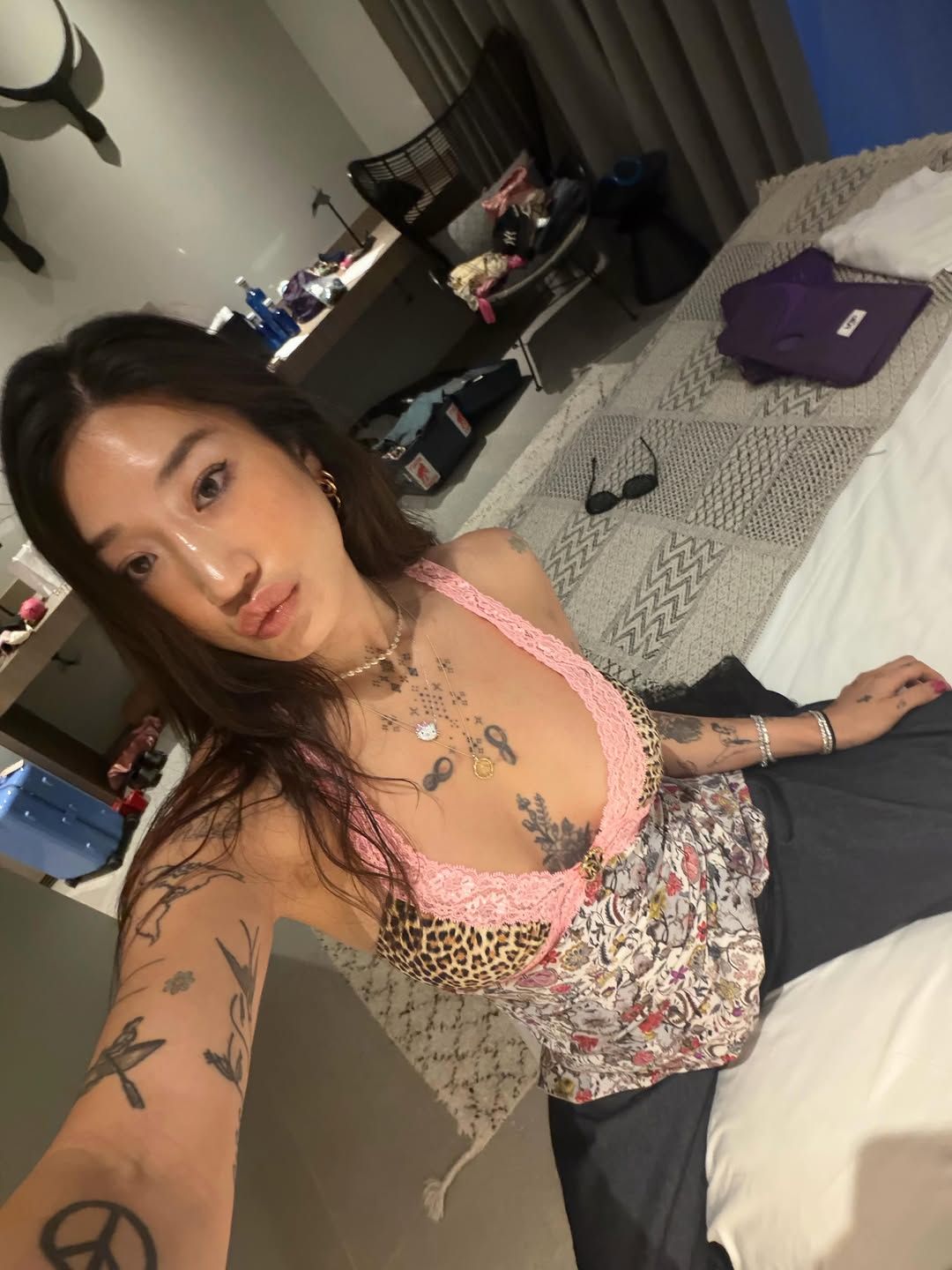 @peggygou_