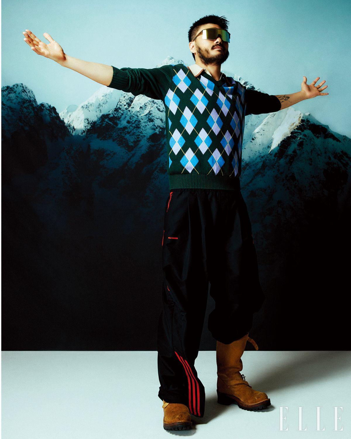 카더가든이 입은 니트는 Dries Van Noten by Boontheshop. 팬츠와 부츠는 모두 스타일리스트 소장품.