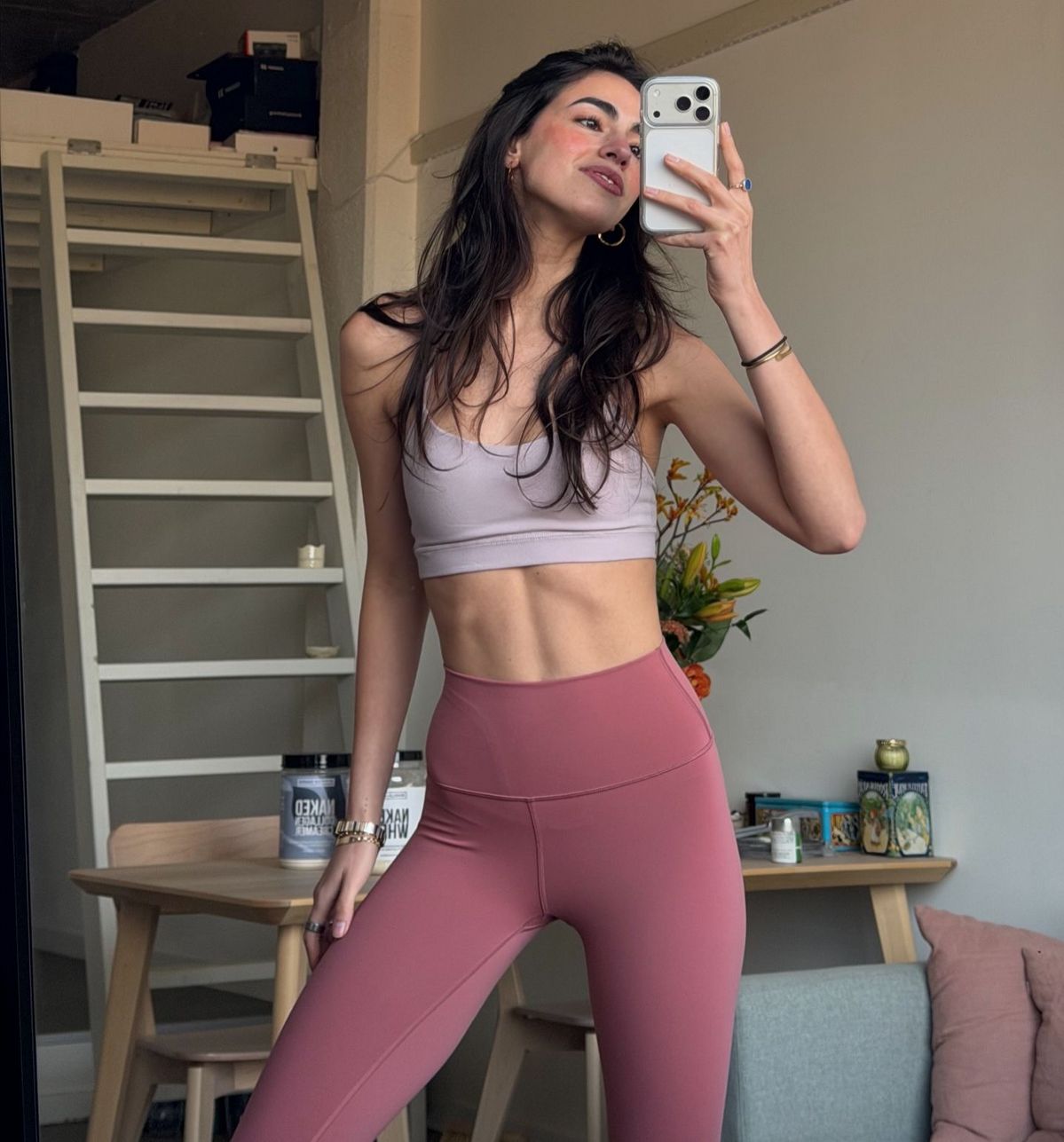 @juliatrevino